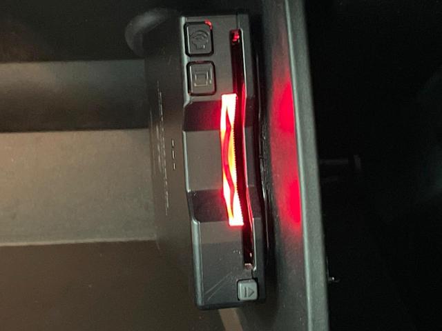 ジープ・レネゲード ロンジチュード　アップルカープレイ　バックカメラ　Ｂｅａｔｓサウンドシステム　オートクルーズコントロール　コーナーセンサー　７インチタッチモニター　３．５インチモノクロマルチビューディスプレイ　純正１６インチＡＷ（45枚目）