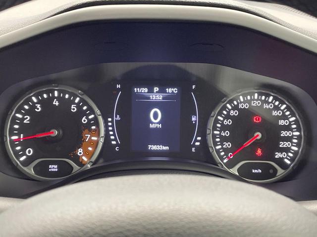 ジープ・レネゲード ロンジチュード　アップルカープレイ　バックカメラ　Ｂｅａｔｓサウンドシステム　オートクルーズコントロール　コーナーセンサー　７インチタッチモニター　３．５インチモノクロマルチビューディスプレイ　純正１６インチＡＷ（58枚目）