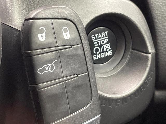 ジープ・レネゲード ロンジチュード　アップルカープレイ　バックカメラ　Ｂｅａｔｓサウンドシステム　オートクルーズコントロール　コーナーセンサー　７インチタッチモニター　３．５インチモノクロマルチビューディスプレイ　純正１６インチＡＷ（59枚目）