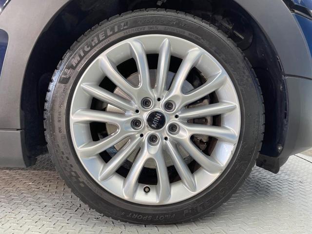 ＭＩＮＩ クーパーＳＤ　クラブマン　ペッパーパッケージ　レーダークルーズ　純正ナビ　Ｂｌｕｅｔｏｏｔｈ　バックカメラ　パークディスタンスコントロール　コンフォートアクセス　ＬＥＤヘッドランプ　純正１７インチＡＷ　ＥＴＣ車載器　禁煙車（28枚目）