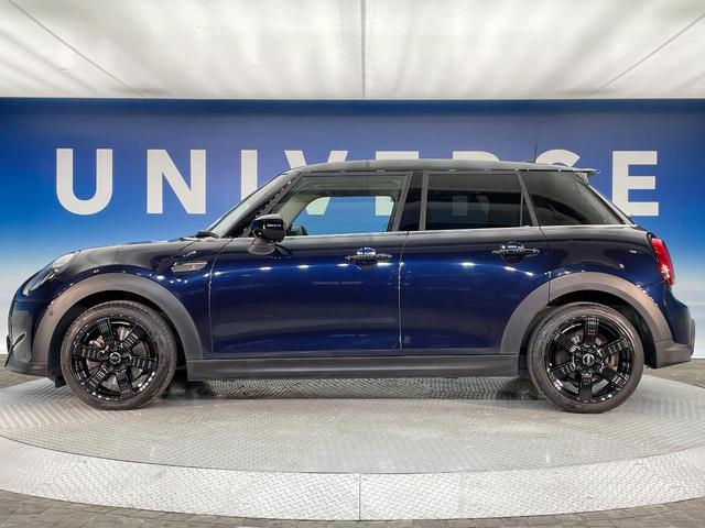 ＭＩＮＩ クーパーＳ　クラシック・トリム　クラシックトリム　純正１７インチブラック塗装ＡＷ　ＡｐｐｌｅＣａｒＰｌａｙ　前席シートヒーター　バックカメラ　クルーズコントロール　衝突被害軽減ブレーキ　ヘッドアップディスプレイ　ＥＴＣ　禁煙車（21枚目）