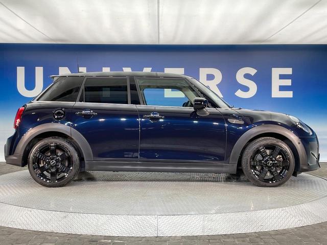 ＭＩＮＩ クーパーＳ　クラシック・トリム　クラシックトリム　純正１７インチブラック塗装ＡＷ　ＡｐｐｌｅＣａｒＰｌａｙ　前席シートヒーター　バックカメラ　クルーズコントロール　衝突被害軽減ブレーキ　ヘッドアップディスプレイ　ＥＴＣ　禁煙車（22枚目）