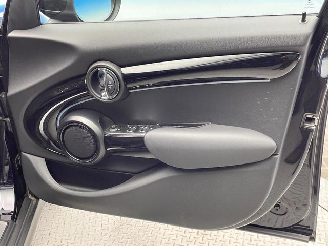 ＭＩＮＩ クーパーＳ　クラシック・トリム　クラシックトリム　純正１７インチブラック塗装ＡＷ　ＡｐｐｌｅＣａｒＰｌａｙ　前席シートヒーター　バックカメラ　クルーズコントロール　衝突被害軽減ブレーキ　ヘッドアップディスプレイ　ＥＴＣ　禁煙車（33枚目）