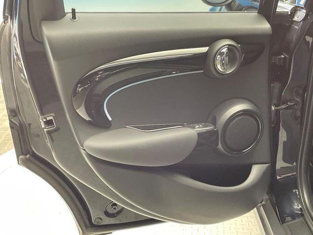 ＭＩＮＩ クーパーＳ　クラシック・トリム　クラシックトリム　純正１７インチブラック塗装ＡＷ　ＡｐｐｌｅＣａｒＰｌａｙ　前席シートヒーター　バックカメラ　クルーズコントロール　衝突被害軽減ブレーキ　ヘッドアップディスプレイ　ＥＴＣ　禁煙車（34枚目）