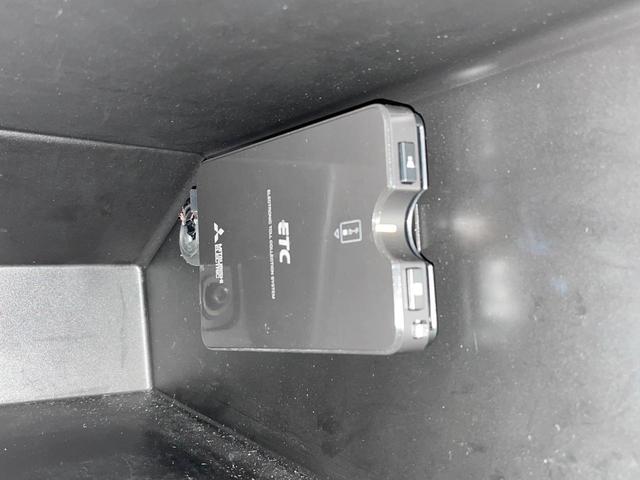 500 イレジスティービレ 185台限定特別仕様車 固定式ガラスルーフ AppleCarPlay BeatsAudioプレミアムサウンドシステム クリアランスソナー オートエアコン 専用ボディ色ピンクグレー ETC車載器 禁煙車(8枚目)