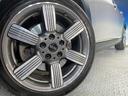 ●純正17インチアルミホイール:輸入車ならではの卓越した走りを支えるホイールと足回りです!日本車の走りに慣れている方にもぜひ体感して頂きたいほど、高いレベルでまとまっています!