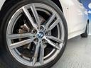 ●純正18インチアルミホイール:輸入車ならではの卓越した走りを支えるホイールと足回りです!日本車の走りに慣れている方にもぜひ体感して頂きたいほど、高いレベルでまとまっていま