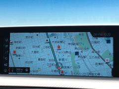 ●純正ナビ：一体感のあるナビは、高級感ある車内を演出してくれます。Ｂｌｕｅｔｏｏｔｈ再生などオーディオ機能も充実しておりますので、運転もより楽しめます♪ 6