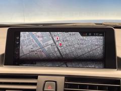 ●純正ナビ：一体感のあるナビは、高級感ある車内を演出してくれます。Ｂｌｕｅｔｏｏｔｈ再生などオーディオ機能も充実しておりますので、運転もより楽しめます♪ 7