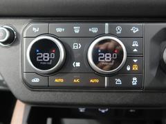 デュアルオートエアコン『運転席・助手席それぞれで温度設定が可能な独立式オートエアコンを標準装備しております！』 7