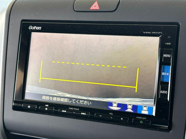 フリードハイブリッド ハイブリッド・Ｇホンダセンシング　ギャザズナビ／オートライト／両側電動ドア／リアカメラ／ＬＥＤヘッドライト／音声タイプＥＴＣ／６人キャプテンシート／フルセグテレビ対応（11枚目）