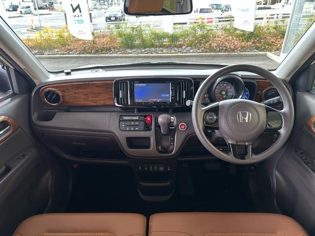 Ｎ－ＯＮＥ セレクト　ギャザズナビ／リアカメラ／あんしんパケ／スマートキー／音声タイプＥＴＣ／シートヒーター／内装茶色／リアプライバシーガラス／オートエアコン／コンビシート／フルセグテレビ対応（2枚目）