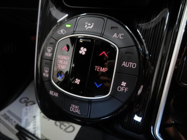 Gi プレミアムパッケージ ブラックテーラード 新車未登録 両側電動ドア セーフティセンス レーダークルコン クリアランスソナー ハーフレザーシート スマートキー LEDヘッドライト シートヒーター キャプテンシート 7人(10枚目)