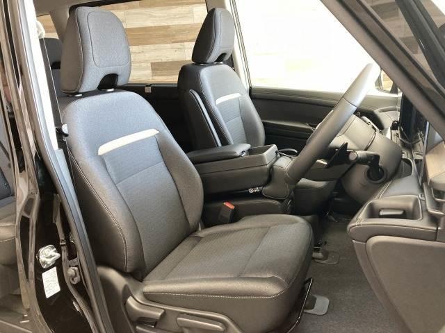 セレナ ハイウェイスターＶ　純正１２．３型ナビ　アラウンドビューモニター　シートヒーター　ＥＴＣ　プロパイロット　デジタルインナーミラー　後席シートヒーター　ブラインドスポットモニター　両側電動スライドドア　ワイヤレス充電（11枚目）