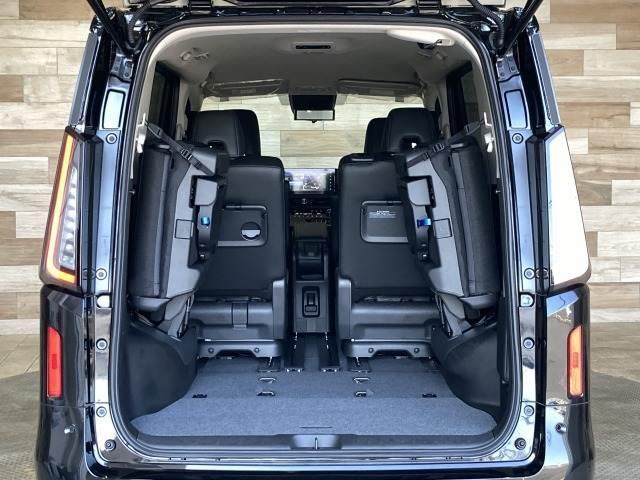 セレナ ハイウェイスターＶ　純正１２．３型ナビ　アラウンドビューモニター　シートヒーター　ＥＴＣ　プロパイロット　デジタルインナーミラー　後席シートヒーター　ブラインドスポットモニター　両側電動スライドドア　ワイヤレス充電（13枚目）