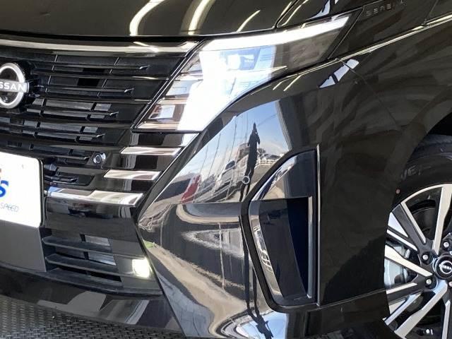 セレナ ハイウェイスターＶ　純正１２．３型ナビ　アラウンドビューモニター　シートヒーター　ＥＴＣ　プロパイロット　デジタルインナーミラー　後席シートヒーター　ブラインドスポットモニター　両側電動スライドドア　ワイヤレス充電（20枚目）
