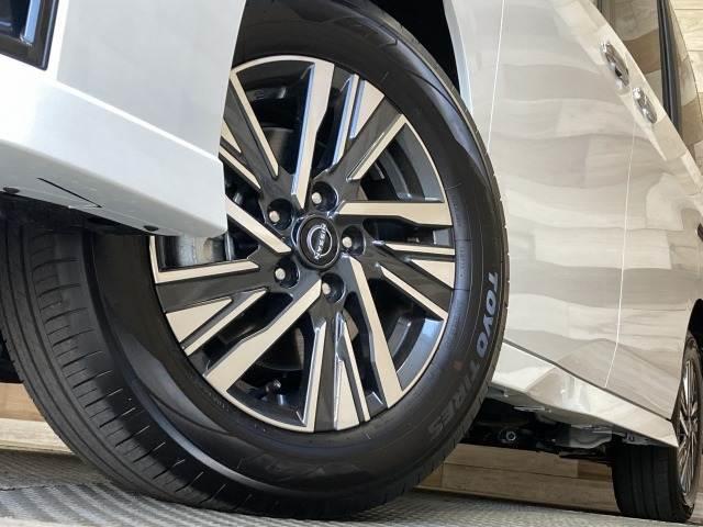 セレナ ハイウェイスターＶ　純正１２．３型ナビ　アラウンドビューカメラ　シートヒーター　ステアリングヒーター　ブラインドスポットモニター　プロパイロッド　デジタルインナーミラー　ワイヤレス充電　電動パーキングブレーキ　ＥＴＣ（19枚目）