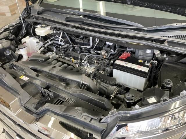 ノア Ｓ－Ｚ　ワンオーナー　純正１０．５ナビ　フリップダウンモニター　レーダークルーズコントロール　電動リアゲート　バックカメラ　両側電動スライドドア　オートハイビーム　シートヒーター　後席エアコン　スマーキー（18枚目）