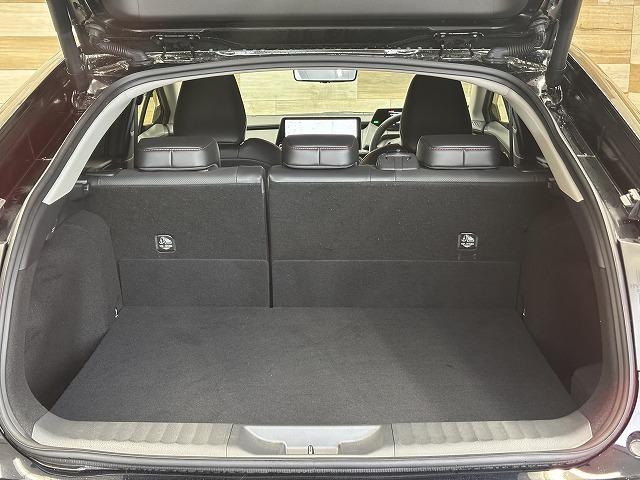 プリウス Ｚ　純正１２．３型ナビ　パノラミックビューモニター　ブラインドスポットモニター　ワイヤレス充電　パーキングアシスト　ＡＣ１００Ｖ電源　レーダークルーズコントロール　電動リアゲート　シートメモリー　ＥＴＣ（68枚目）