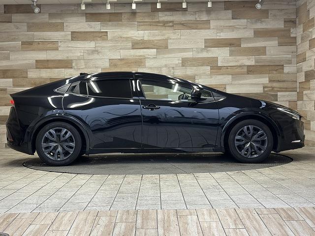 プリウス Ｚ　純正１２．３型ナビ　パノラミックビューモニター　ブラインドスポットモニター　ワイヤレス充電　パーキングアシスト　ＡＣ１００Ｖ電源　レーダークルーズコントロール　電動リアゲート　シートメモリー　ＥＴＣ（78枚目）