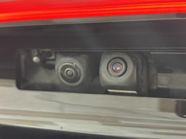 プリウス Ｚ　純正１２．３型ナビ　パノラミックビューモニター　ブラインドスポットモニター　ワイヤレス充電　パーキングアシスト　ＡＣ１００Ｖ電源　レーダークルーズコントロール　電動リアゲート　シートメモリー　ＥＴＣ（80枚目）