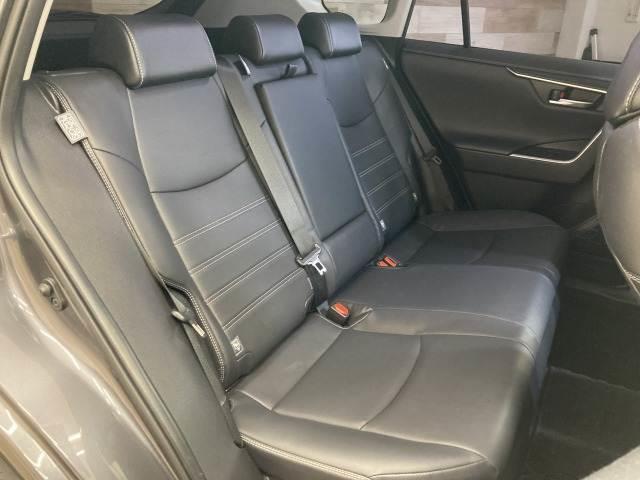 ＲＡＶ４ ハイブリッドＧ　純正９インチナビ　モデリスタエアロ　シートヒーター　ブラインドスポットモニター　レーダークルーズコントロール　トヨタセーフィティーセンス　電動リアゲート　ハンドルヒーター　オートブレーキホールド（12枚目）