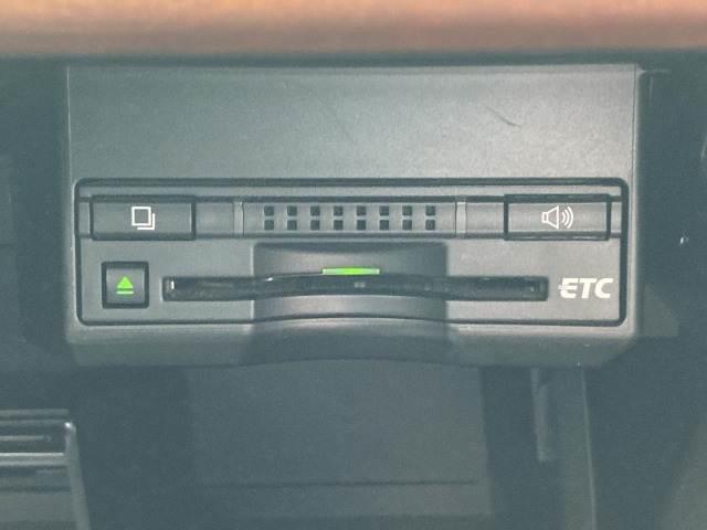 CT CT200h バージョンL 純正ナビ/バックカメラ/クルーズコントロール/シートヒーター/ブラックレザーシート/クリアランスソナー/ビルトインETC/ステアリングヒーター/スマートキー/フロントフォグランプ/シートメモリー(9枚目)