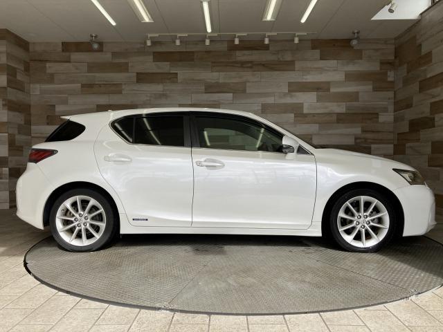 CT CT200h バージョンL 純正ナビ/バックカメラ/クルーズコントロール/シートヒーター/ブラックレザーシート/クリアランスソナー/ビルトインETC/ステアリングヒーター/スマートキー/フロントフォグランプ/シートメモリー(28枚目)