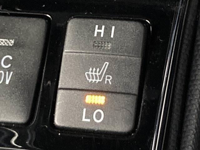 エスクァイア ハイブリッドGi プレミアムパッケージ 純正10型ナビ/フリップダウンモニター/両側電動スライドドア/衝突軽減ブレーキ/シートヒーター/ハーフレザーシート/クルーズコントロール/ビルトインETC/レーンキープ/スマートキー/バックカメラ(9枚目)