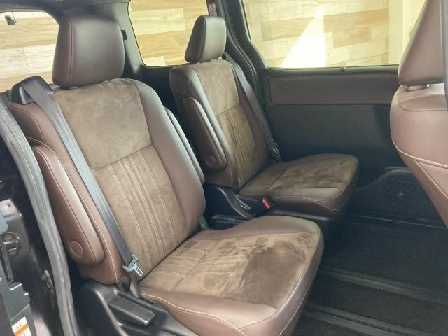 エスクァイア ハイブリッドGi プレミアムパッケージ 純正10型ナビ/フリップダウンモニター/両側電動スライドドア/衝突軽減ブレーキ/シートヒーター/ハーフレザーシート/クルーズコントロール/ビルトインETC/レーンキープ/スマートキー/バックカメラ(12枚目)