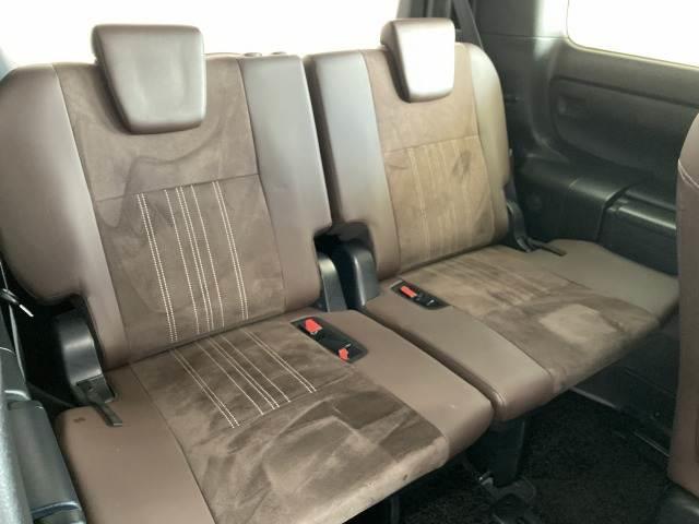 エスクァイア ハイブリッドGi プレミアムパッケージ 純正10型ナビ/フリップダウンモニター/両側電動スライドドア/衝突軽減ブレーキ/シートヒーター/ハーフレザーシート/クルーズコントロール/ビルトインETC/レーンキープ/スマートキー/バックカメラ(13枚目)