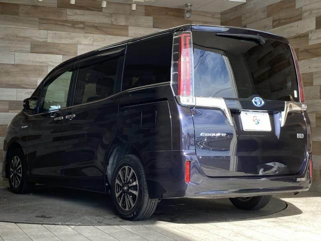 エスクァイア ハイブリッドGi プレミアムパッケージ 純正10型ナビ/フリップダウンモニター/両側電動スライドドア/衝突軽減ブレーキ/シートヒーター/ハーフレザーシート/クルーズコントロール/ビルトインETC/レーンキープ/スマートキー/バックカメラ(26枚目)