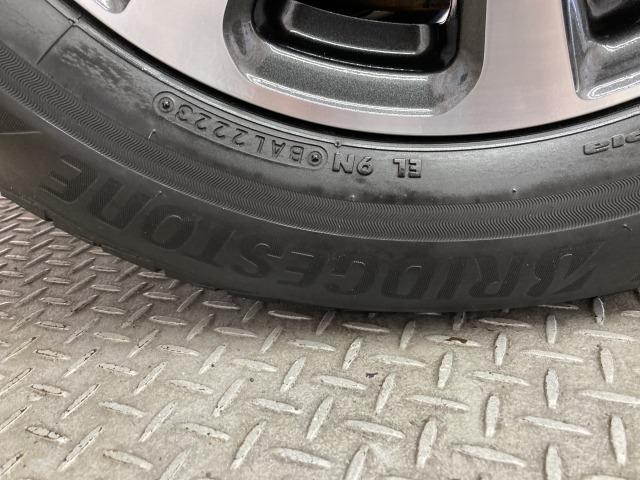 エスクァイア ハイブリッドGi プレミアムパッケージ 純正10型ナビ/フリップダウンモニター/両側電動スライドドア/衝突軽減ブレーキ/シートヒーター/ハーフレザーシート/クルーズコントロール/ビルトインETC/レーンキープ/スマートキー/バックカメラ(39枚目)