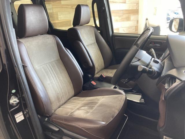 エスクァイア ハイブリッドGi プレミアムパッケージ 純正10型ナビ/フリップダウンモニター/両側電動スライドドア/衝突軽減ブレーキ/シートヒーター/ハーフレザーシート/クルーズコントロール/ビルトインETC/レーンキープ/スマートキー/バックカメラ(43枚目)