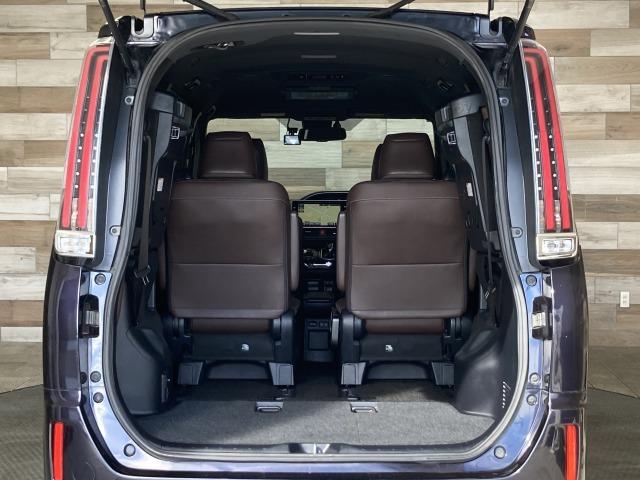 エスクァイア ハイブリッドGi プレミアムパッケージ 純正10型ナビ/フリップダウンモニター/両側電動スライドドア/衝突軽減ブレーキ/シートヒーター/ハーフレザーシート/クルーズコントロール/ビルトインETC/レーンキープ/スマートキー/バックカメラ(47枚目)