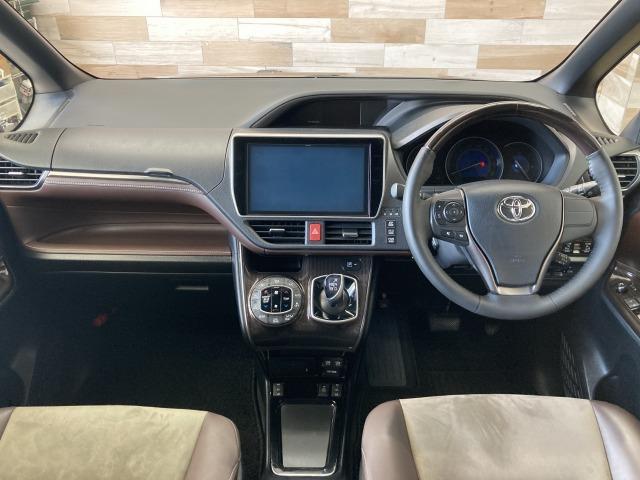 エスクァイア ハイブリッドGi プレミアムパッケージ 純正10型ナビ/フリップダウンモニター/両側電動スライドドア/衝突軽減ブレーキ/シートヒーター/ハーフレザーシート/クルーズコントロール/ビルトインETC/レーンキープ/スマートキー/バックカメラ(51枚目)