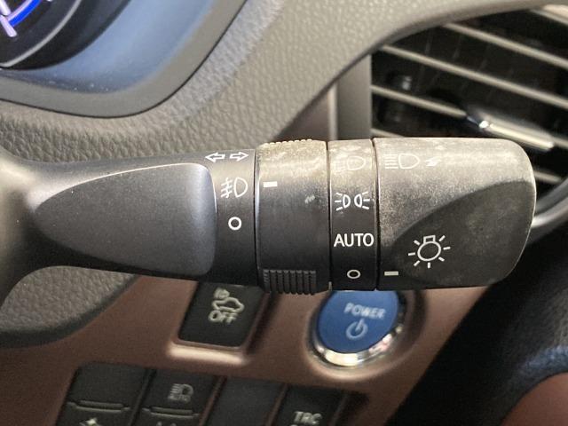 エスクァイア ハイブリッドGi プレミアムパッケージ 純正10型ナビ/フリップダウンモニター/両側電動スライドドア/衝突軽減ブレーキ/シートヒーター/ハーフレザーシート/クルーズコントロール/ビルトインETC/レーンキープ/スマートキー/バックカメラ(57枚目)