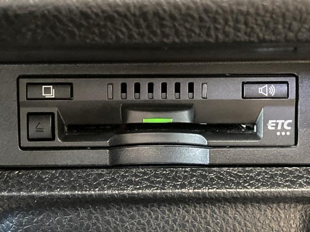 エスクァイア ハイブリッドGi プレミアムパッケージ 純正10型ナビ/フリップダウンモニター/両側電動スライドドア/衝突軽減ブレーキ/シートヒーター/ハーフレザーシート/クルーズコントロール/ビルトインETC/レーンキープ/スマートキー/バックカメラ(65枚目)