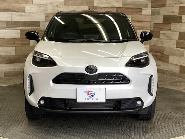 ヤリスクロス ハイブリッドＺ　ウルバーノ　純正ナビ／全周囲モニター／レーダークルーズコントロール／ハーフレザーシート／シートヒーター／ブラインドスポットモニター／ビルトインＥＴＣ／ステアリングヒーター／クリアランスソナー／ＬＥＤヘッドライト（3枚目）