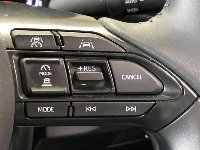 ヤリスクロス ハイブリッドＺ　ウルバーノ　純正ナビ／全周囲モニター／レーダークルーズコントロール／ハーフレザーシート／シートヒーター／ブラインドスポットモニター／ビルトインＥＴＣ／ステアリングヒーター／クリアランスソナー／ＬＥＤヘッドライト（6枚目）