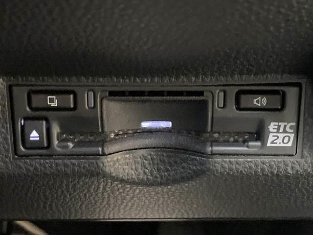 ヤリスクロス ハイブリッドＺ　ウルバーノ　純正ナビ／全周囲モニター／レーダークルーズコントロール／ハーフレザーシート／シートヒーター／ブラインドスポットモニター／ビルトインＥＴＣ／ステアリングヒーター／クリアランスソナー／ＬＥＤヘッドライト（9枚目）