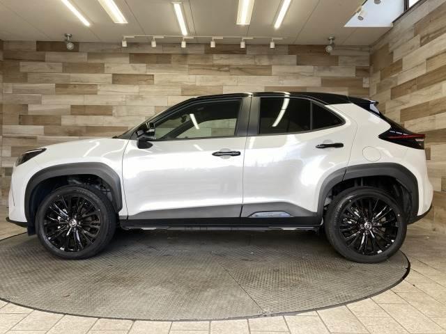 ヤリスクロス ハイブリッドＺ　ウルバーノ　純正ナビ／全周囲モニター／レーダークルーズコントロール／ハーフレザーシート／シートヒーター／ブラインドスポットモニター／ビルトインＥＴＣ／ステアリングヒーター／クリアランスソナー／ＬＥＤヘッドライト（16枚目）