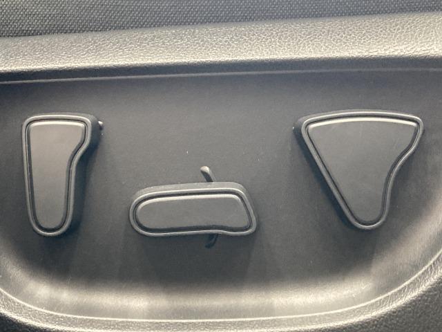 ヤリスクロス ハイブリッドＺ　ウルバーノ　純正ナビ／全周囲モニター／レーダークルーズコントロール／ハーフレザーシート／シートヒーター／ブラインドスポットモニター／ビルトインＥＴＣ／ステアリングヒーター／クリアランスソナー／ＬＥＤヘッドライト（51枚目）