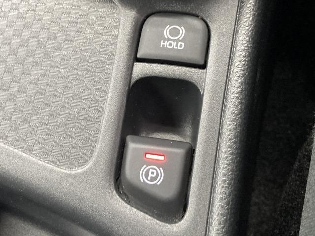 ヤリスクロス ハイブリッドＺ　ウルバーノ　純正ナビ／全周囲モニター／レーダークルーズコントロール／ハーフレザーシート／シートヒーター／ブラインドスポットモニター／ビルトインＥＴＣ／ステアリングヒーター／クリアランスソナー／ＬＥＤヘッドライト（80枚目）