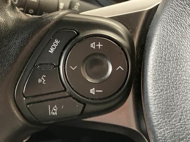 �y���[���L�[�v�z���s�Ԑ��̈�E�������Ă����@�\�B���s���ɁA�N���}���Ԑ�����O��Ă��邱�Ƃ��J���������m����ƁA�X�e�A�����O����U�������ăh���C�o�[�Ɍx�����܂��B