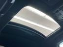 【サンルーフ】オプション設定の大型サンルーフを装備。車内も明るく開放的になり、人気のオプションです。また、買取査定にもプラスされますので乗り換え時にもセールスポイントになります!