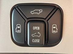 【両側電動スライドドア】運転席よりボタンひとつで開閉可能なスライドドアです。雨の日のお迎えの時など役立ちますね。 6