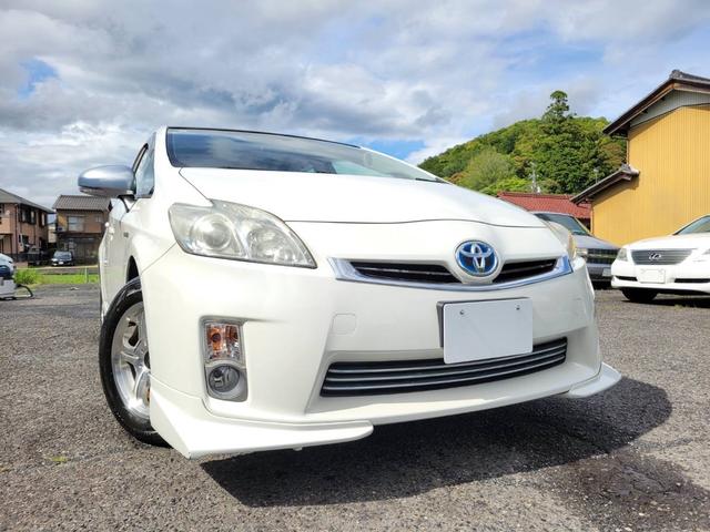 プリウス Ｓ　１．８　Ｓ　ワンオーナー禁煙車サンルーフ　ナビＢカメラ　アイドリングストップ搭載　ムーンルーフ　Ｂモニタ－　禁煙　インテリキー　デュアルエアバック　エアＢ　イモビライザー　ドライブレコ－ダ－　ナビＴＶ（2枚目）