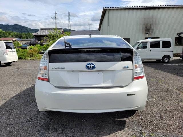 プリウス Ｓ　１．８　Ｓ　ワンオーナー禁煙車サンルーフ　ナビＢカメラ　アイドリングストップ搭載　ムーンルーフ　Ｂモニタ－　禁煙　インテリキー　デュアルエアバック　エアＢ　イモビライザー　ドライブレコ－ダ－　ナビＴＶ（10枚目）