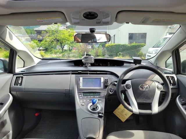 プリウス Ｓ　１．８　Ｓ　ワンオーナー禁煙車サンルーフ　ナビＢカメラ　アイドリングストップ搭載　ムーンルーフ　Ｂモニタ－　禁煙　インテリキー　デュアルエアバック　エアＢ　イモビライザー　ドライブレコ－ダ－　ナビＴＶ（28枚目）